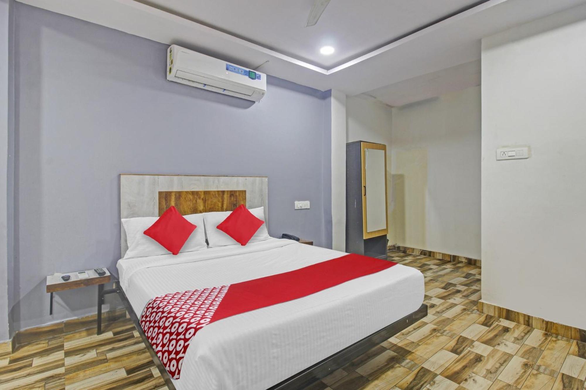Super Hotel O Sri Sai Regency Hyderabad Exterior foto