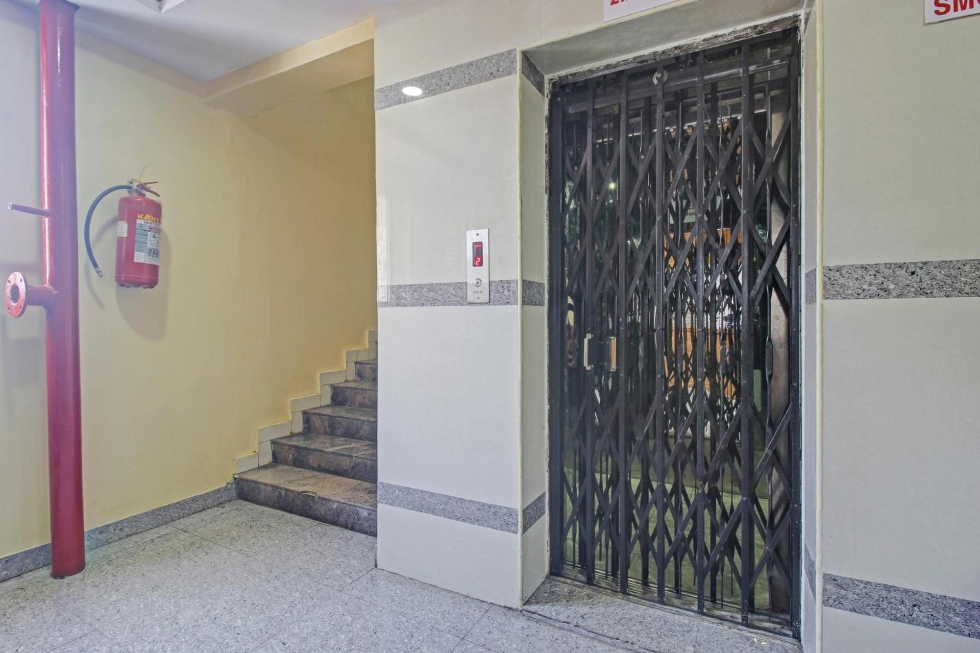 Super Hotel O Sri Sai Regency Hyderabad Exterior foto